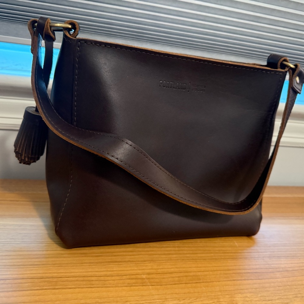 Portland Leather Goods- Triangle Shoulder Bag in Grizzly with tassel